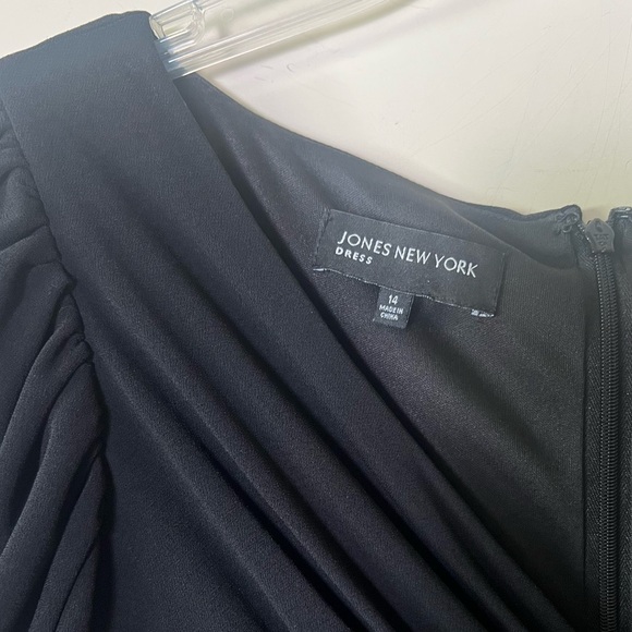 Jones New York Dress Black V-Neck Ruched and Lined Midi Dress Size 14 - Picture 5 of 9